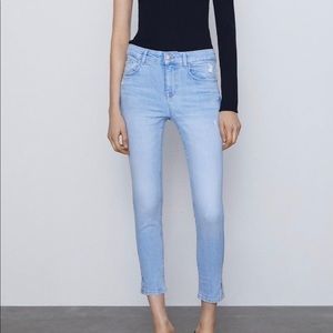 ZARA Mid-rise Skinny Jeans(Light Blue, US 6)